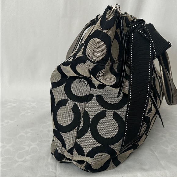 Coach Grey/Black Signature C Print Classic Poppy Travel Tote Bag Purse 🌺🌺 - Picture 4 of 16